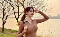 夏日的公交车小将媛媛说